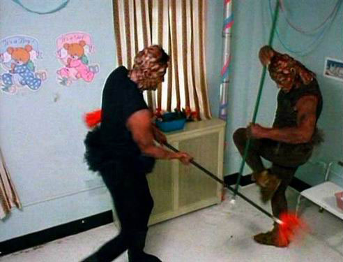 The Toxic Avenger (1984, Michael Herz & Lloyd Kaufman) - Page 3 Toxic_avenger4_4